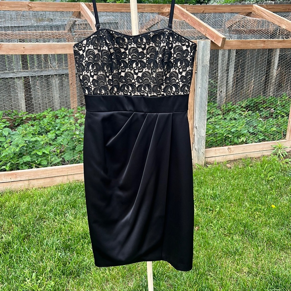 White House Black Market Cocktail Dress • Satin and Lace • Size 2
